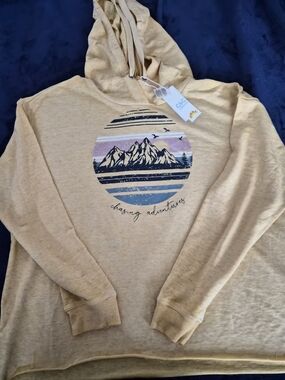 C&C California "Chasing Adventures" Mountain Hoodie in Light Yellow